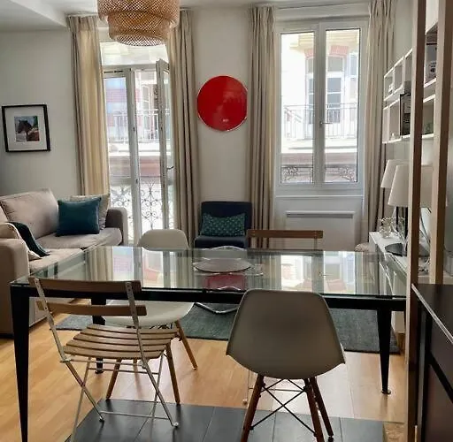 à Côté De La Avec Balcon Filant Appartement